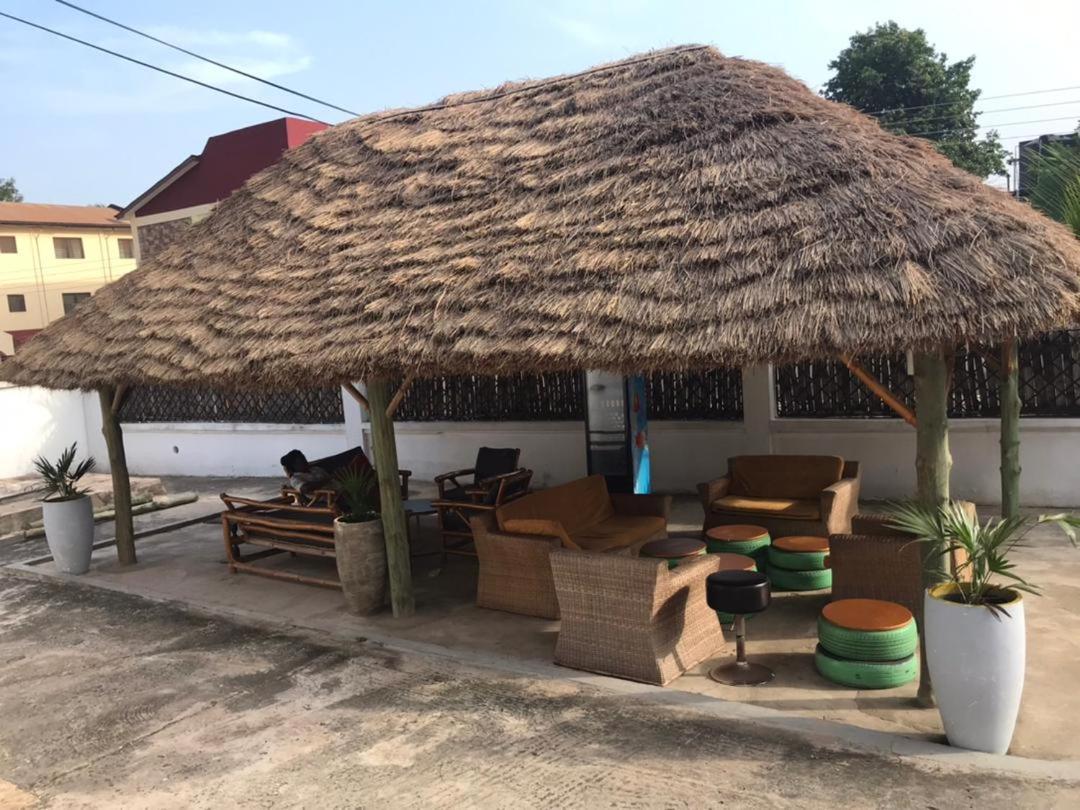 Nana'S Holiday Let Adenta Екстериор снимка